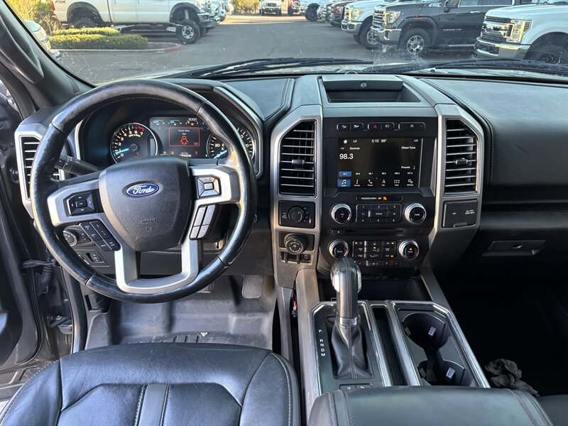 2018 Ford F-150 Platinum photo 16