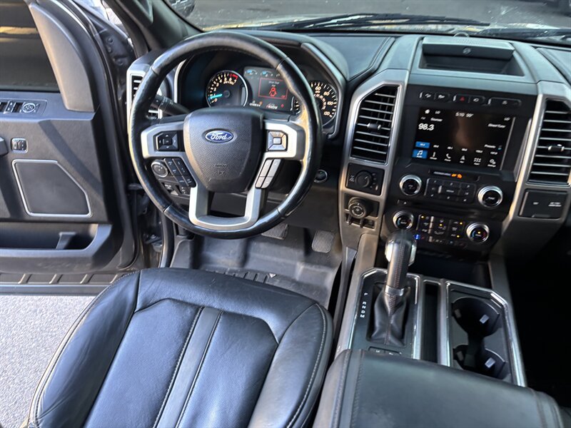 2018 Ford F-150 Platinum photo 24