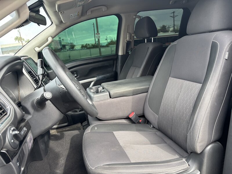 2021 Nissan Titan 4WD TRUCK LOCAL TRADE 1 OWNER NISSAN TITAN 4X4 - Photo 12 - Scottsdale, AZ 85257