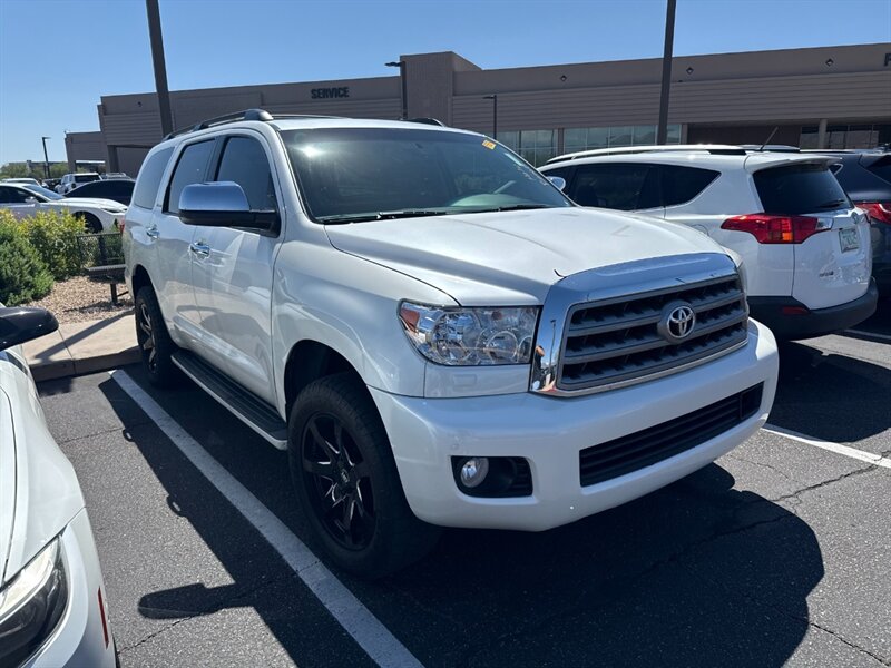 2015 Toyota Sequoia Platinum 4WD SUV 3RD ROW SEAT 3WD TOYOTA SEQUOIA - Photo 1 - Scottsdale, AZ 85257