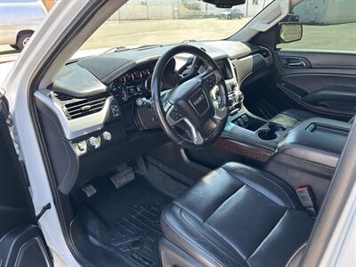 2020 GMC Yukon SLT 4WD SUV 3RD ROW SEAT LOADED GMC YUKON LEATHER   - Photo 14 - Scottsdale, AZ 85257