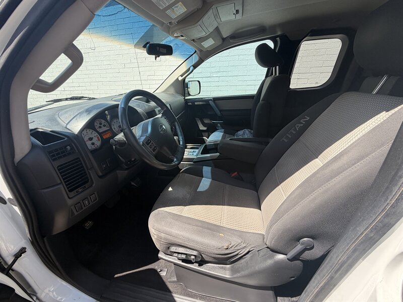 2012 Nissan Titan SV LOCAL TRADE IN 43 SERVICE RECORDS NISSAN TITAN - Photo 7 - Scottsdale, AZ 85257