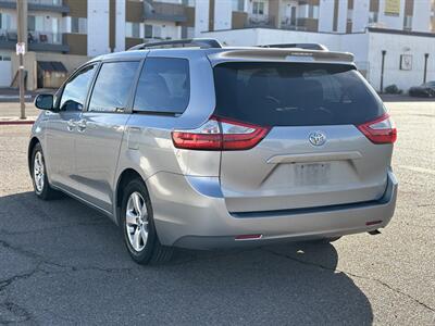 2015 Toyota Sienna LE 8-Passenger 1-OWNER CARFAX 29 SERVICE RECORDS   - Photo 8 - Scottsdale, AZ 85257