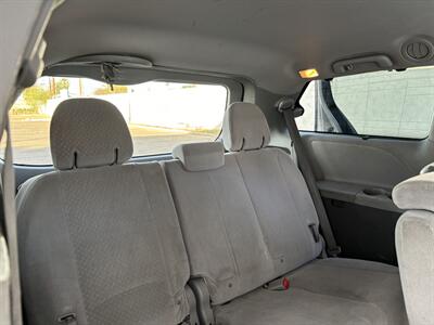 2015 Toyota Sienna LE 8-Passenger 1-OWNER CARFAX 29 SERVICE RECORDS   - Photo 30 - Scottsdale, AZ 85257