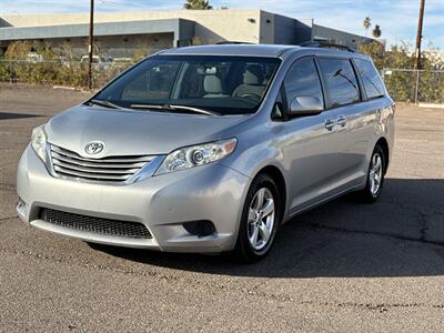 2015 Toyota Sienna LE 8-Passenger 1-OWNER CARFAX 29 SERVICE RECORDS   - Photo 11 - Scottsdale, AZ 85257