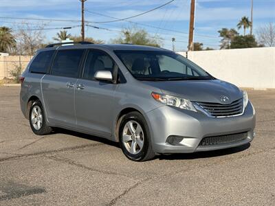 2015 Toyota Sienna LE 8-Passenger 1-OWNER CARFAX 29 SERVICE RECORDS   - Photo 2 - Scottsdale, AZ 85257