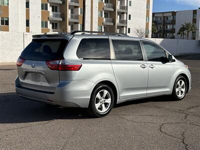 2015 Toyota Sienna LE 8-Passenger 1-OWNER CARFAX 29 SERVICE RECORDS   - Photo 5 - Scottsdale, AZ 85257