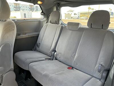 2015 Toyota Sienna LE 8-Passenger 1-OWNER CARFAX 29 SERVICE RECORDS   - Photo 31 - Scottsdale, AZ 85257