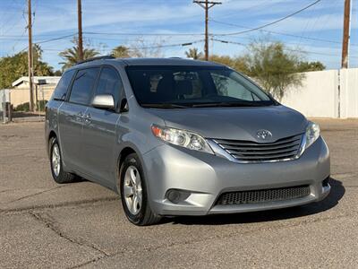 2015 Toyota Sienna LE 8-Passenger 1-OWNER CARFAX 29 SERVICE RECORDS   - Photo 1 - Scottsdale, AZ 85257