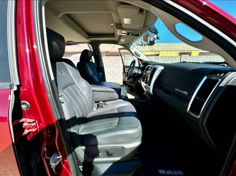 2012 Ram 2500 Laramie photo 3
