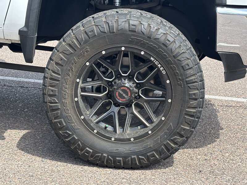2022 Chevrolet Silverado 2500 LTZ LIFTED DIESEL TRUCK 4WD 6 " LIFT 37 " TIRE 2500 - Photo 11 - Scottsdale, AZ 85257