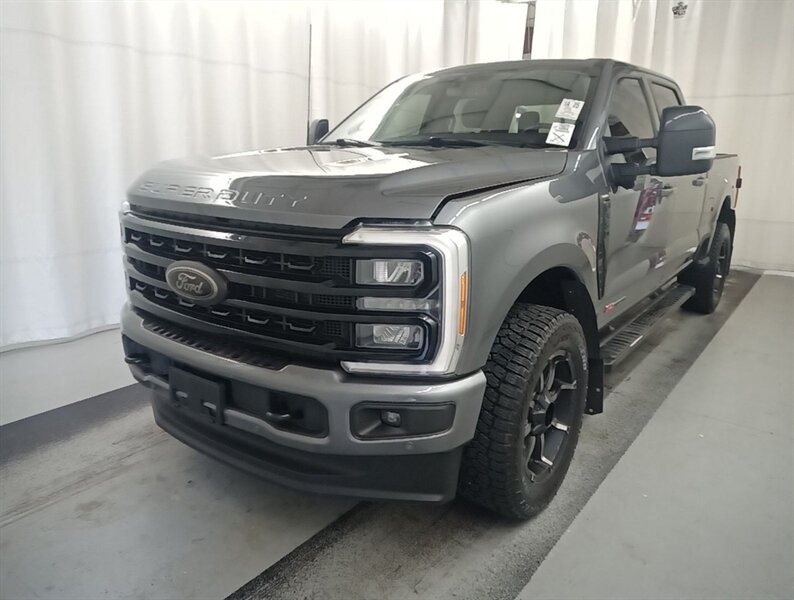 2023 Ford F-350 Lariat 4x4 Crew Cab 160 in SRW's photo