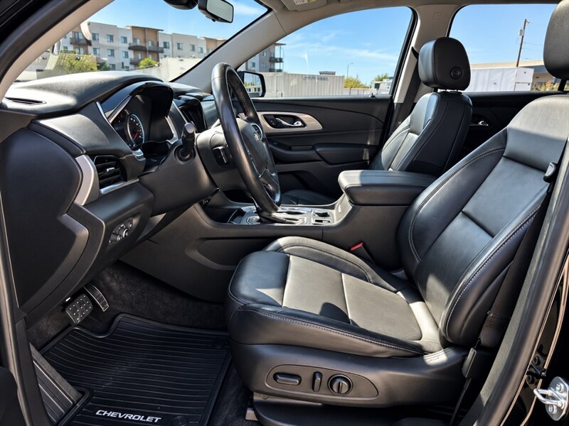 2020 Chevrolet Traverse RS AWD 3RD ROW SEATING SUV LEATHER SEATS CHEVY AWD - Photo 18 - Scottsdale, AZ 85257