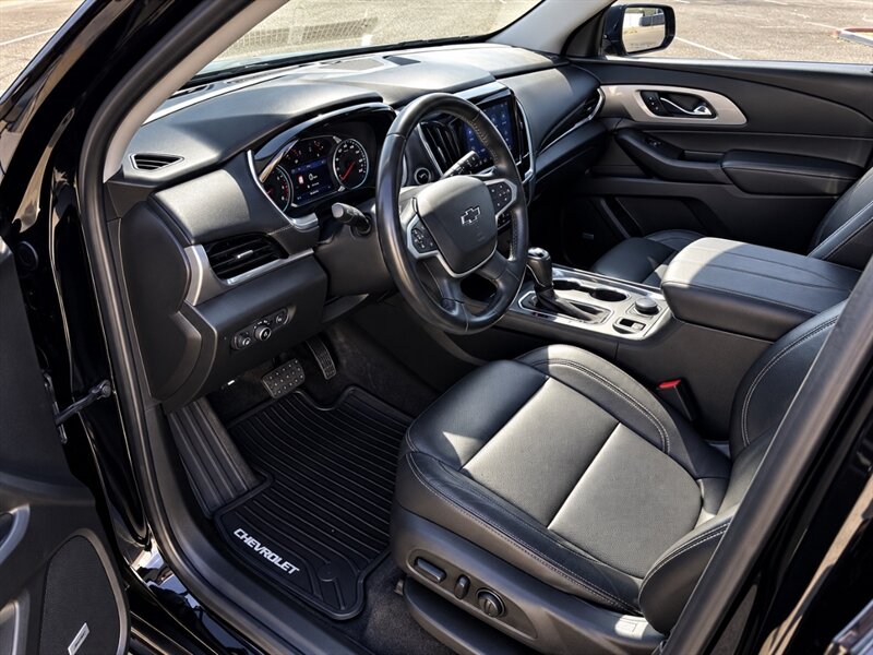 2020 Chevrolet Traverse RS AWD 3RD ROW SEATING SUV LEATHER SEATS CHEVY AWD - Photo 17 - Scottsdale, AZ 85257