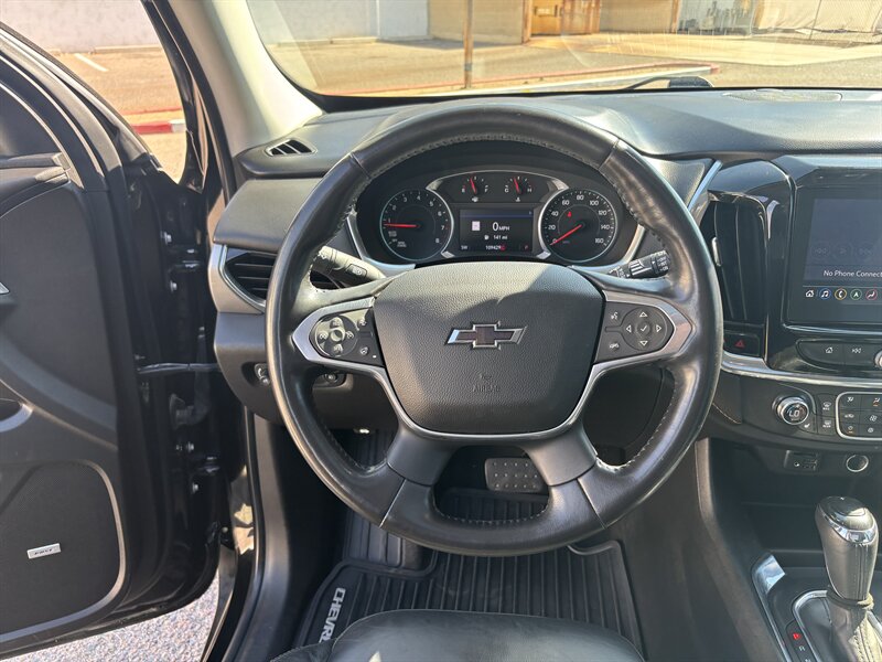 2020 Chevrolet Traverse RS AWD SUV LOW MI LOCAL TRADE CHEVY TRAVERSE AWD - Photo 18 - Scottsdale, AZ 85257