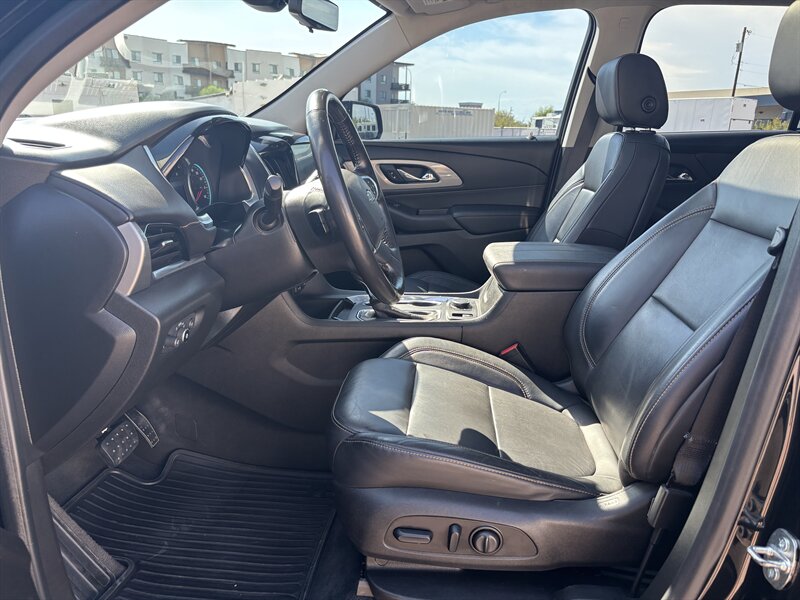 2020 Chevrolet Traverse RS AWD SUV LOW MI LOCAL TRADE CHEVY TRAVERSE AWD - Photo 12 - Scottsdale, AZ 85257