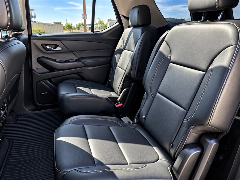 2020 Chevrolet Traverse RS AWD 3RD ROW SEATING SUV LEATHER SEATS CHEVY AWD - Photo 21 - Scottsdale, AZ 85257