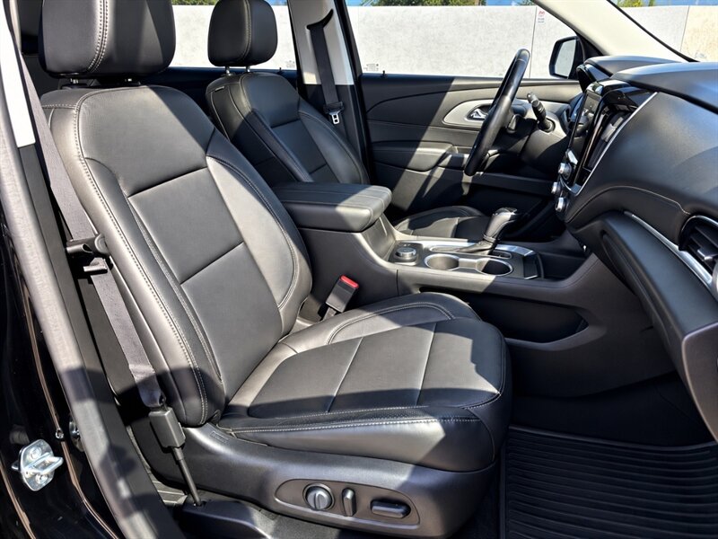 2020 Chevrolet Traverse RS AWD 3RD ROW SEATING SUV LEATHER SEATS CHEVY AWD - Photo 20 - Scottsdale, AZ 85257
