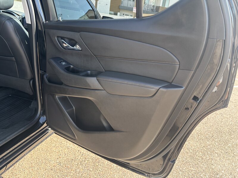 2020 Chevrolet Traverse RS AWD SUV LOW MI LOCAL TRADE CHEVY TRAVERSE AWD - Photo 33 - Scottsdale, AZ 85257