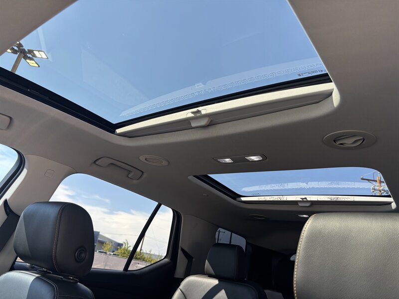 2020 Chevrolet Traverse RS AWD SUV LOW MI LOCAL TRADE CHEVY TRAVERSE AWD - Photo 16 - Scottsdale, AZ 85257