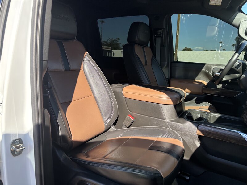 2023 Chevrolet Silverado High Country 3500HD photo 35