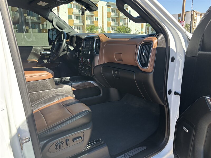 2023 Chevrolet Silverado High Country 3500HD photo 33