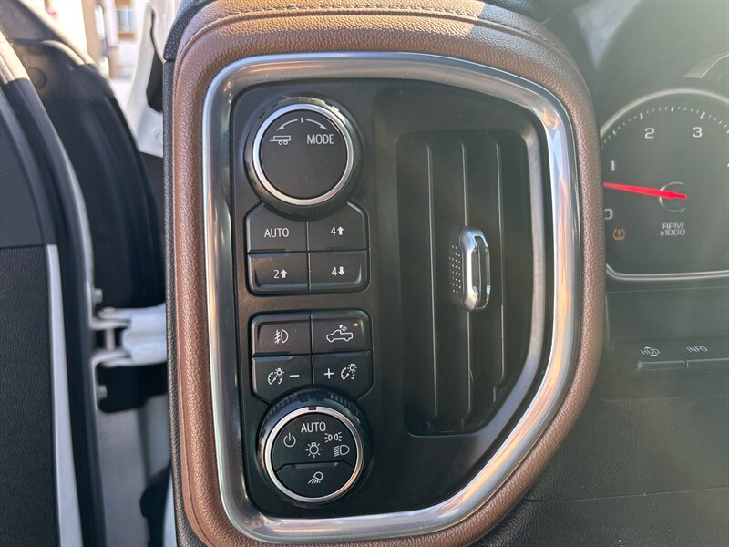 2023 Chevrolet Silverado High Country 3500HD photo 17
