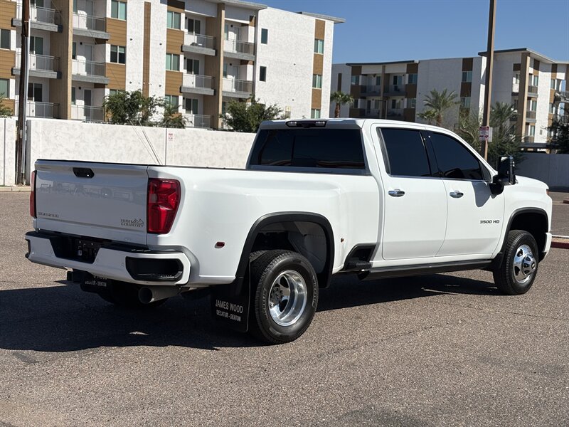 2023 Chevrolet Silverado High Country 3500HD photo 2