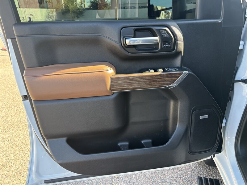 2023 Chevrolet Silverado High Country 3500HD photo 9
