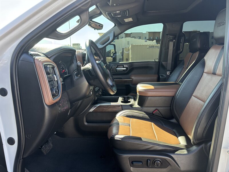 2023 Chevrolet Silverado High Country 3500HD photo 14