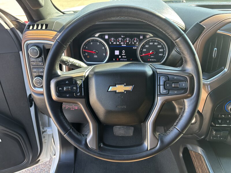 2023 Chevrolet Silverado High Country 3500HD photo 19