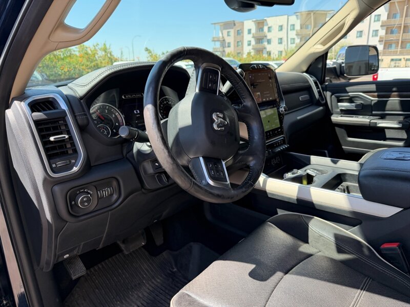 2019 RAM 2500 Laramie DIESEL TRUCK 4WD CARFAX 1 OWNER DODGE RAM - Photo 5 - Scottsdale, AZ 85257
