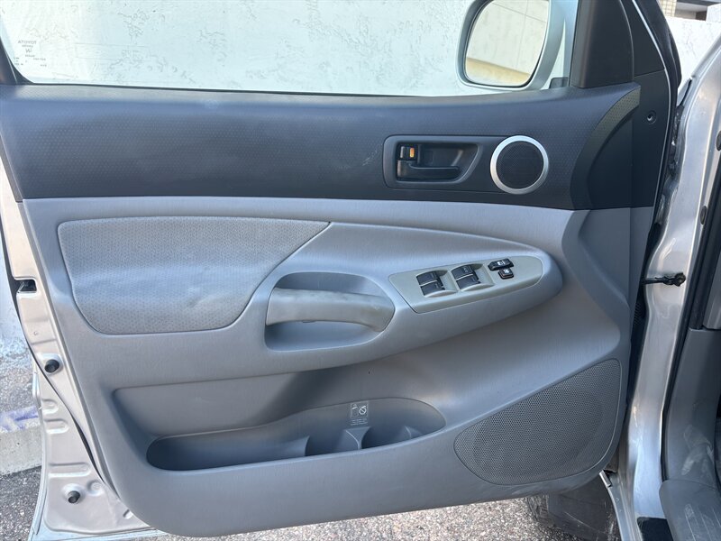 2006 Toyota Tacoma PreRunner V6 2 OWNER 51 SERV RECS AZ OWNED TACOMA - Photo 10 - Scottsdale, AZ 85257