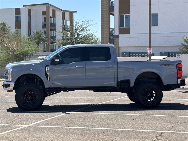 2024 Ford F-250 Super Duty Lariat TREMOR LIFTED DIESEL TRUCK 4WD - Photo 9 - Scottsdale, AZ 85257