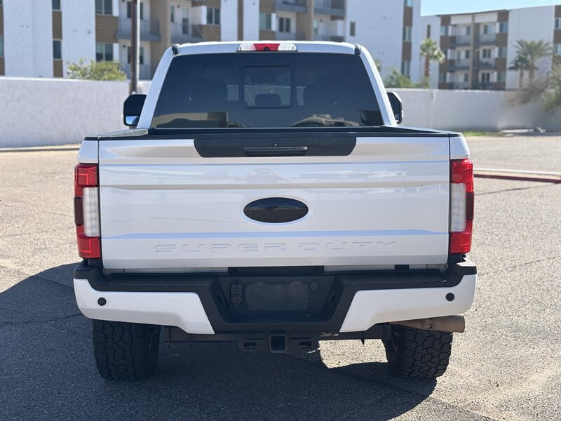 2018 Ford F-250 Lariat photo 3