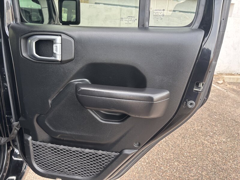 2021 Jeep Wrangler Unlimited Sport S LIFTED 4WD NEW LIFT NEW TIRES - Photo 32 - Scottsdale, AZ 85257