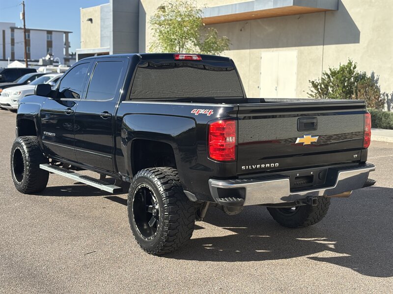 2017 Chevrolet Silverado 1500 LT photo 4