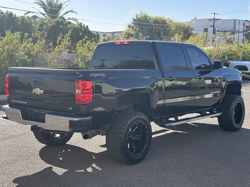 2017 Chevrolet Silverado 1500 LT photo 2