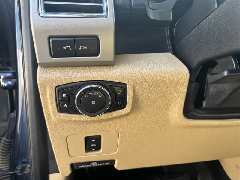 2017 Ford F-350 Super Duty Lariat LIFTED DIESEL TRUCK 4WD 35 " TIRE - Photo 14 - Scottsdale, AZ 85257