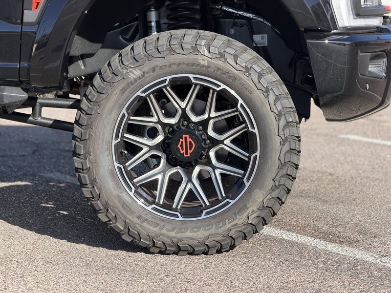 2023 Ford F-250 Super Duty HARLEY DAVIDSON LIFTED SUPER RARE 3K MI - Photo 38 - Scottsdale, AZ 85257