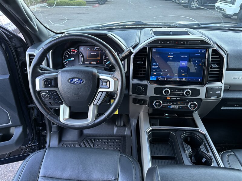 2022 Ford F-350 Lariat photo 14