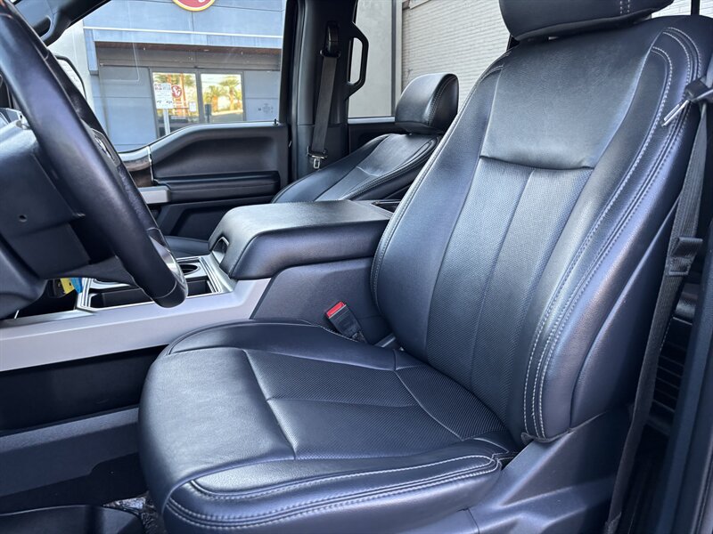 2022 Ford F-350 Lariat photo 12