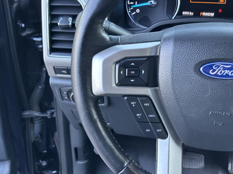2022 Ford F-350 Lariat photo 16