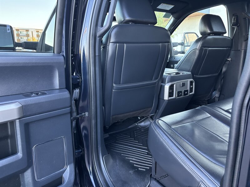 2022 Ford F-350 Lariat photo 33