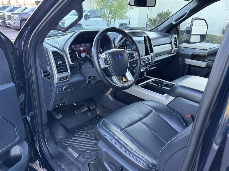2022 Ford F-350 Lariat photo 10