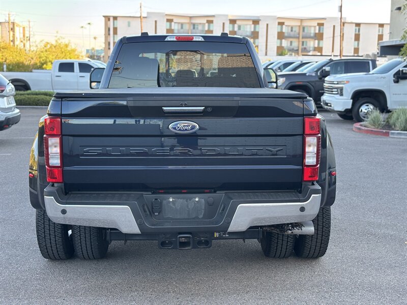 2022 Ford F-350 Lariat photo 3