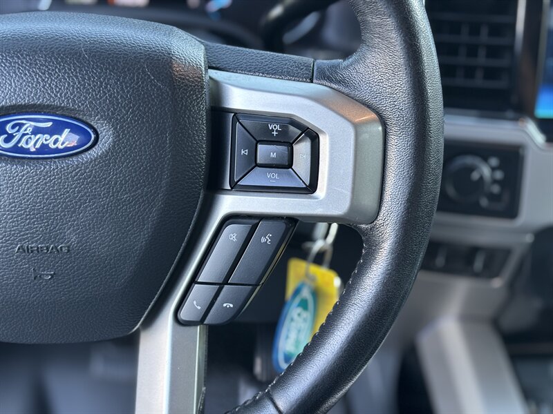 2022 Ford F-350 Lariat photo 17