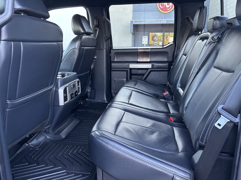 2022 Ford F-350 Lariat photo 34