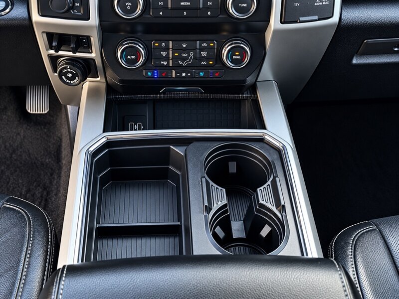 2020 Ford F-350 Super Duty Lariat DUALLY DIESEL TRUCK 4WD F350 4X4 - Photo 20 - Scottsdale, AZ 85257
