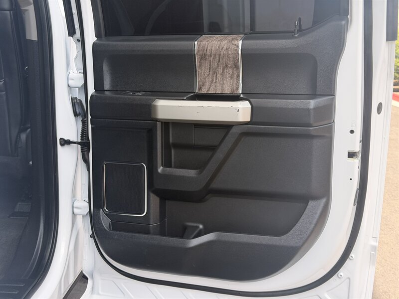 2018 Ford F-250 Super Duty Lariat DIESEL TRUCK 4WD LOW MI F250 4X4 - Photo 31 - Scottsdale, AZ 85257